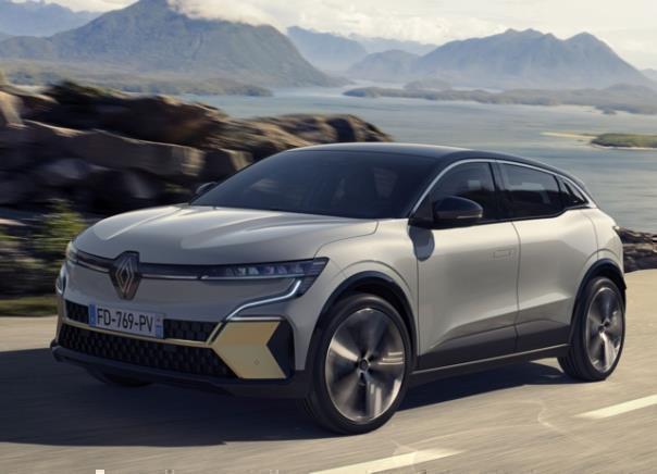 RENAULT MEGANE E-TECH ELECTRIC AUF DEM PODIUM FÜR SCHWEIZER AUTO DES JAHRES 2022